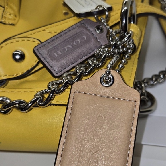 COACH POPPY Leather Daisy Eyelet Chain Tote Shoulder Bag in Marigold - Picture 3 of 6